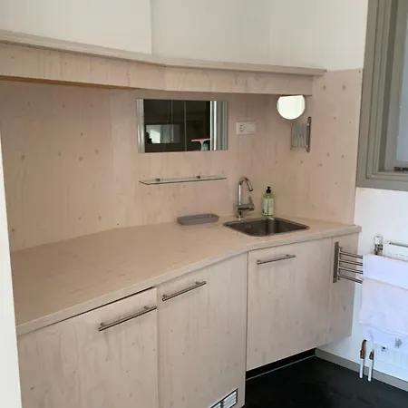 Apartament Lange Geldersekade 3, 80 M2 *