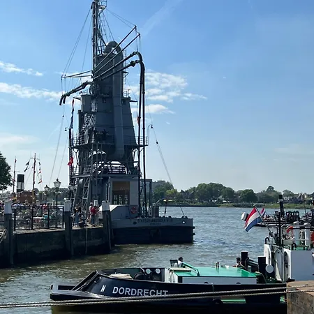 Lange Geldersekade 3, 80 M2 Apartamento *